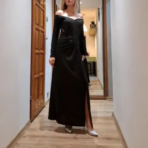 Sukienka wieczorowa maxi czarna